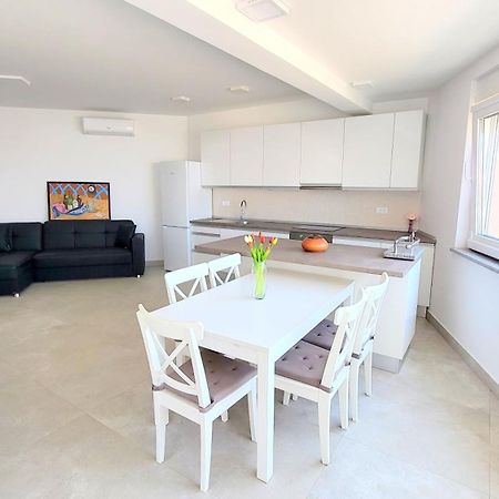 Villa Ilenia Murter Rom bilde